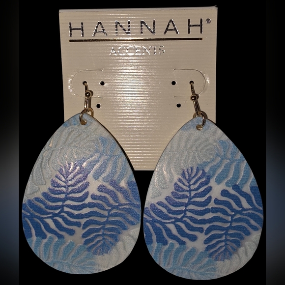 Hannah Jewelry - Shell Dangle Earrings